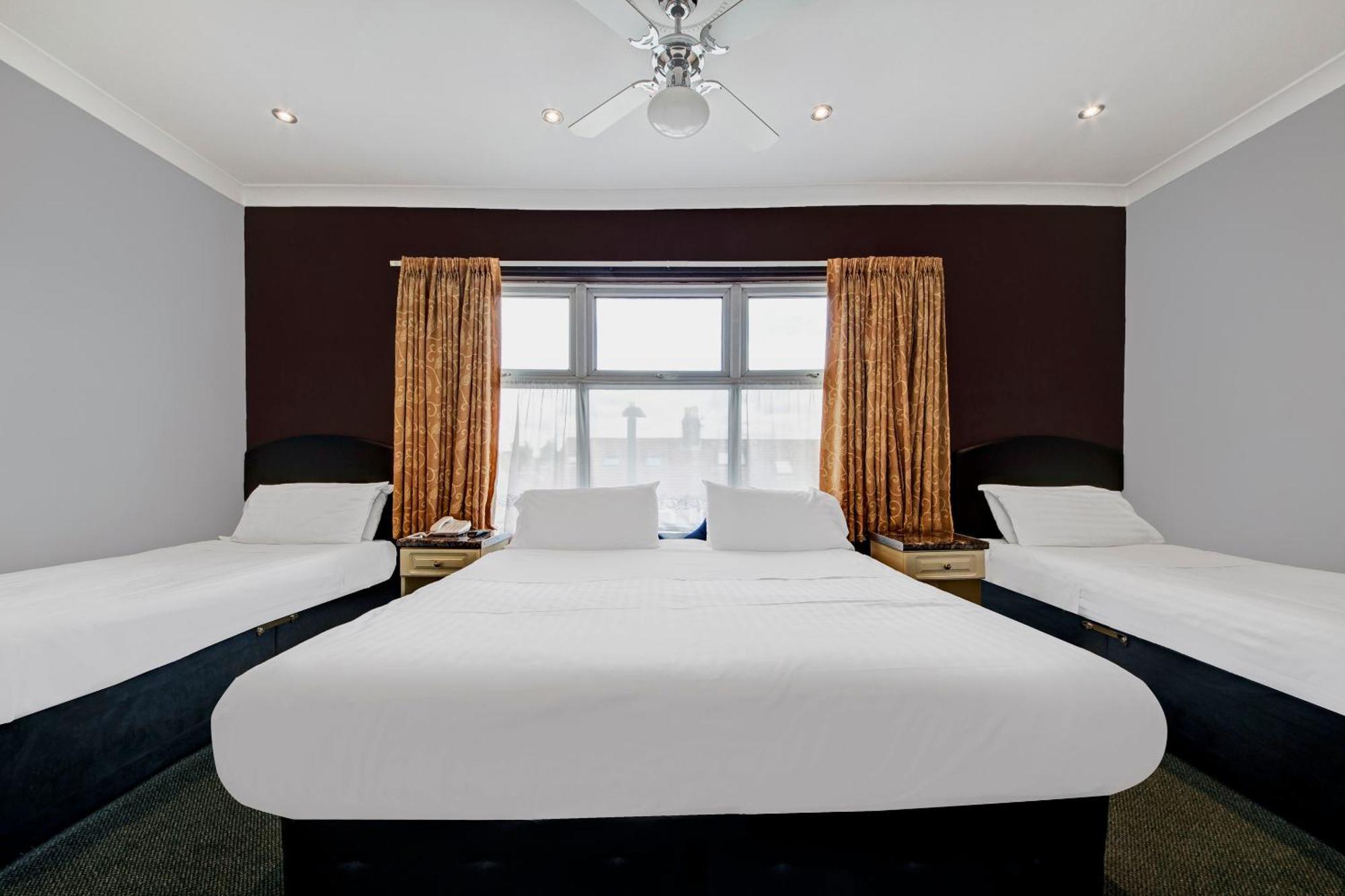 Oyo Bostons Manor Hotel, Hanwell London Гринфорд Экстерьер фото