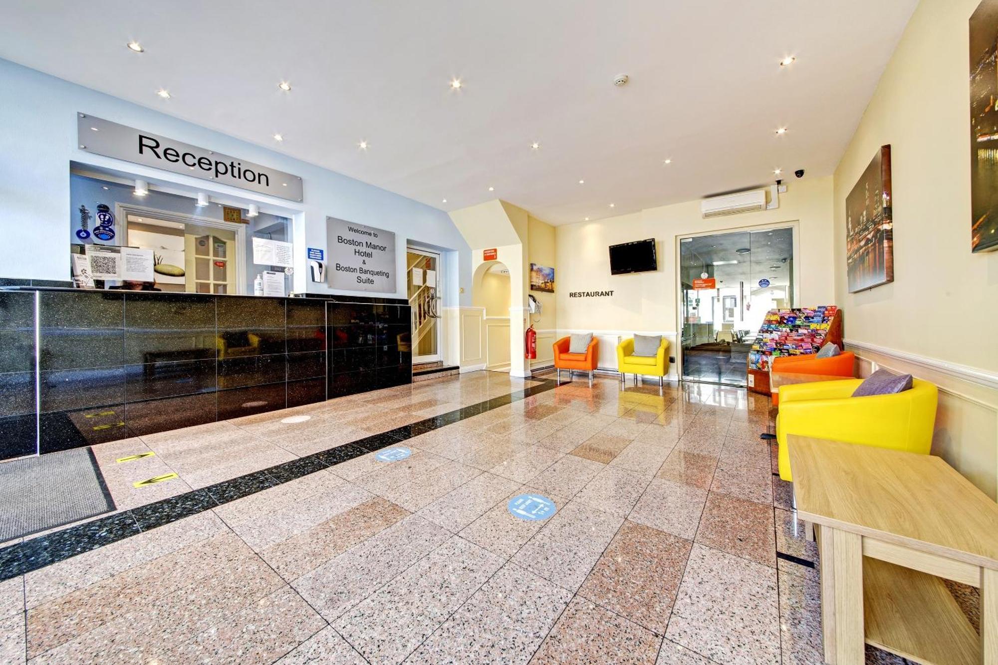 Oyo Bostons Manor Hotel, Hanwell London Гринфорд Экстерьер фото