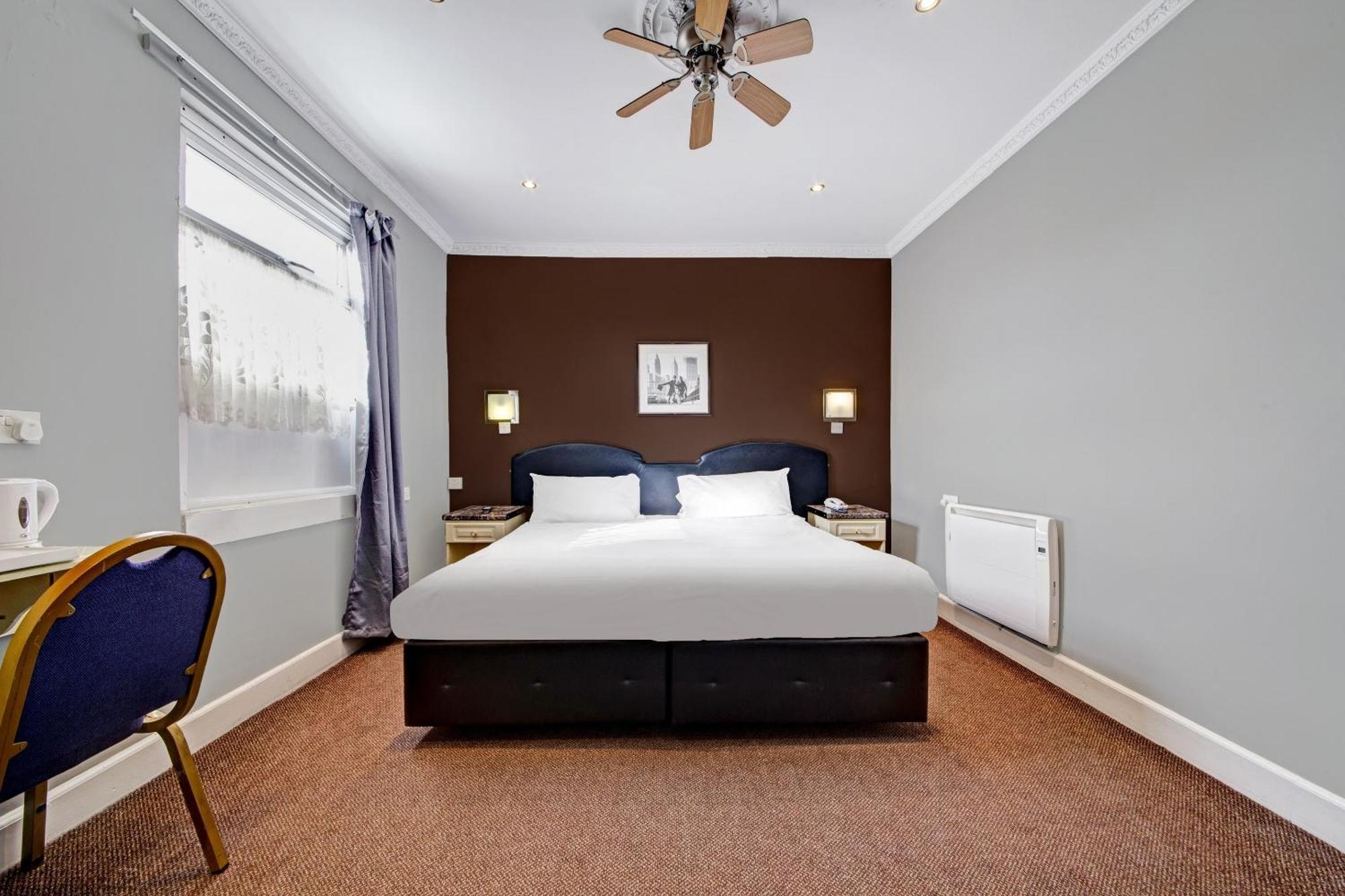 Oyo Bostons Manor Hotel, Hanwell London Гринфорд Экстерьер фото